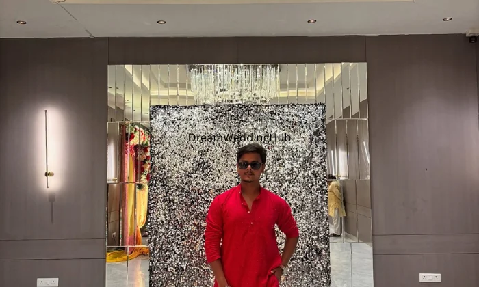 AVK here Anchor vivek